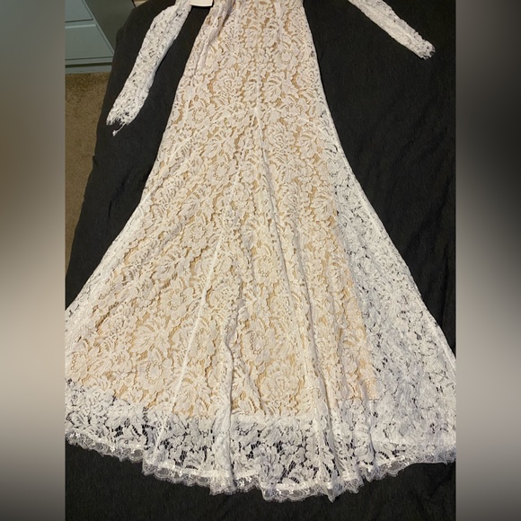 Mermaid Lace Wedding Dress - Picture 8 of 8